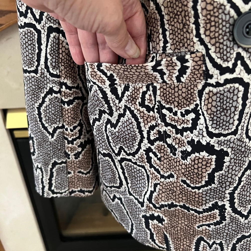 Cabi Python Snakeskin Print Blazer Size: 8 Nwot - image 8